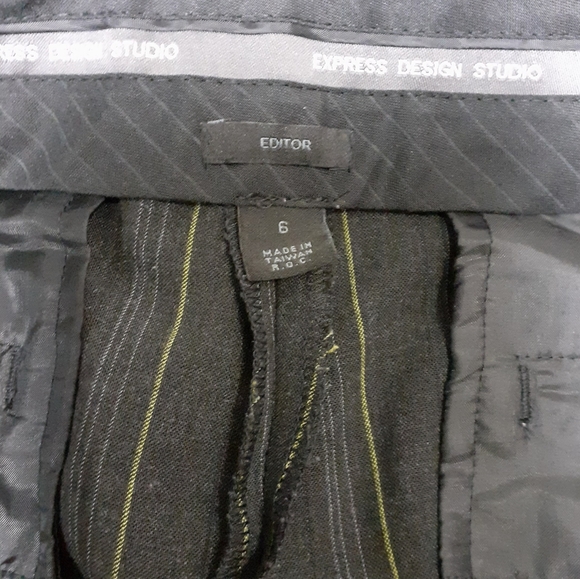2/$20 Express Pinstripe Cuffed Capris with Pockets - Picture 3 of 9